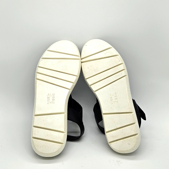 NWOT Naturalizer Lincoln Sandals - Picture 7 of 11